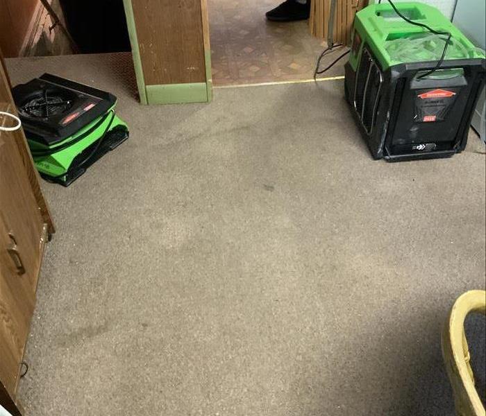 dehumidifier on carpet flooring and vinyl